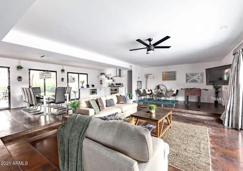 Living room, Dining area