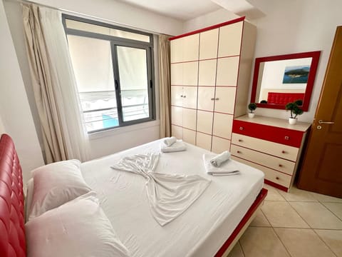 Bed, Bedroom, towels, wardrobe