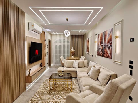 Communal lounge/ TV room, TV and multimedia, Living room, Seating area, Evening entertainment