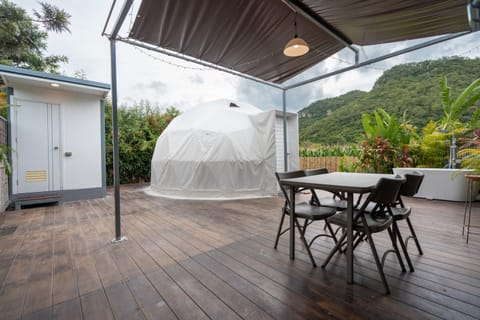 Patio, Restaurant/places to eat, Day, Natural landscape, Bathroom, View (from property/room), Balcony/Terrace, Dining area, Mountain view
