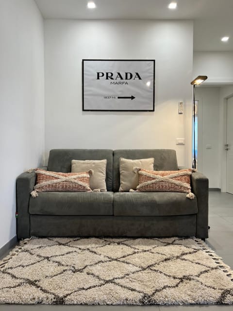 Living room, Photo of the whole room, Seating area