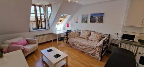 Living room, Seating area, hair dresser