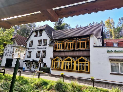 Property building, Restaurant/places to eat