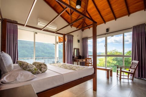 Natural landscape, Balcony/Terrace, Photo of the whole room, Seating area, Bedroom, Mountain view