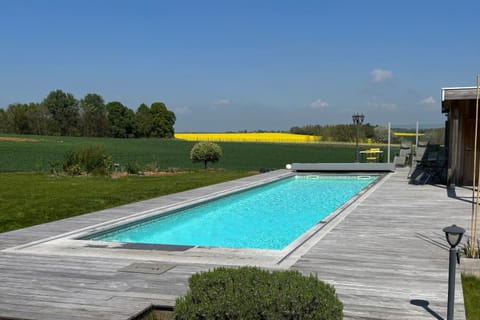Garden, View (from property/room), Swimming pool
