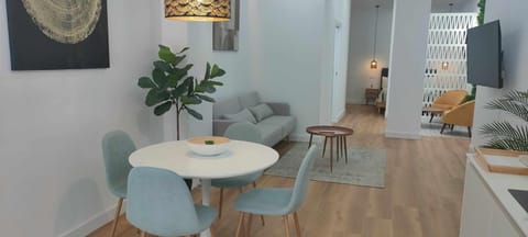 TV and multimedia, Living room, Dining area