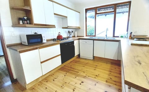 Grotto Cottage House in Hermanus