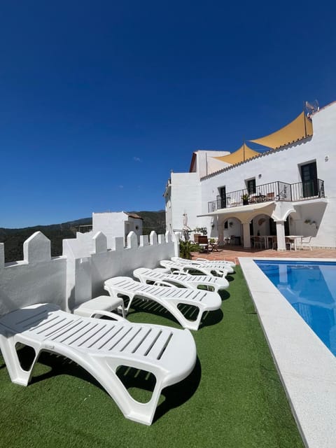 Casa del León House in Sierra de las Nieves