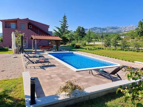 Balcony/Terrace, Swimming pool
