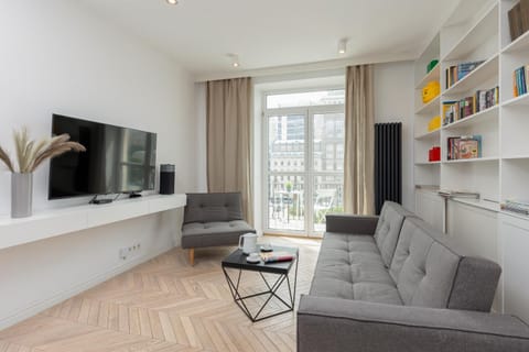 Communal lounge/ TV room, TV and multimedia, Living room, Seating area