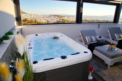 Hot Tub, Balcony/Terrace, sunbed