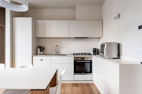 Kitchen or kitchenette, Dining area, dishwasher, oven, stove