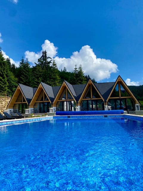 Property building, Day, Natural landscape, Summer, Mountain view, Swimming pool
