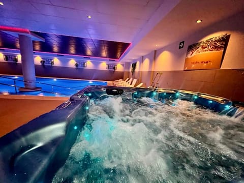 Hot Tub, Spa and wellness centre/facilities, Swimming pool