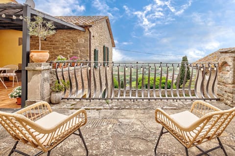 Patio, View (from property/room), Balcony/Terrace