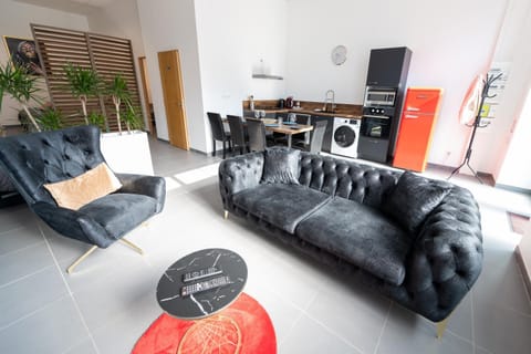 Kitchen or kitchenette, Living room