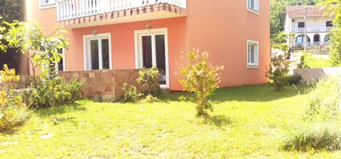 Balcony/Terrace, Garden view