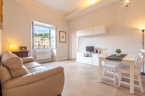 TV and multimedia, Living room, Dining area