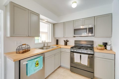 Riverfront Florida Retreat with Pool, Patio and Grill! House in Port Charlotte