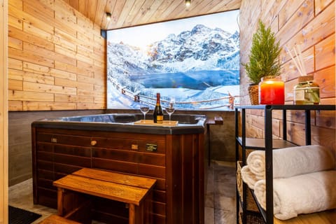 Activities, Hot Tub