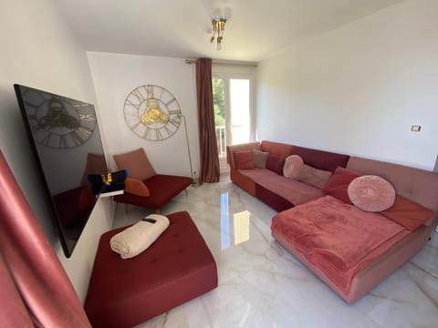 Appart T3 tout équipé calme avec prairie et parking Apartment in Toulon