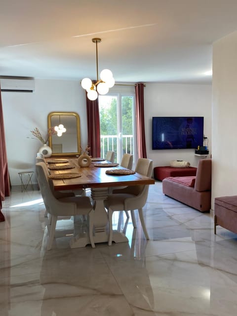 Appart T3 tout équipé calme avec prairie et parking Apartment in Toulon