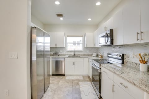 Stylish Fort Lauderdale Home 5 Mi to Beach! House in Fort Lauderdale