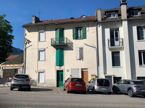 Property building, Location, Parking