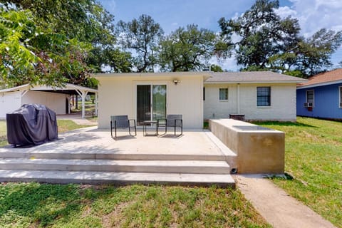 Woodland Hills Retreat House in Granite Shoals