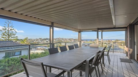 Patio, View (from property/room), Dining area, Sea view