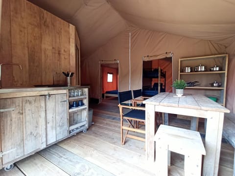 Le Lodge de la Chouette Luxury tent in Bourgogne-Franche-Comté