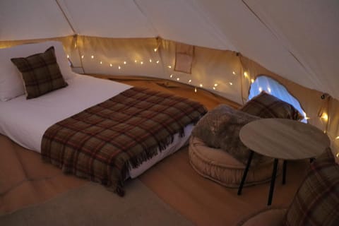 Rescorla Retreats- Poldark Luxury tent in England