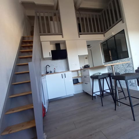 Kitchen or kitchenette, Dining area, dishwasher, oven, stove, kitchen