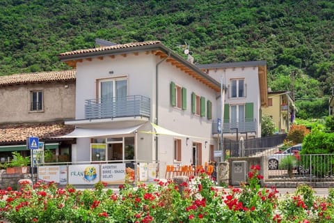 Il Frantoio a Lago Apartment in Malcesine