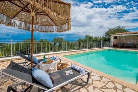 Patio, Day, Natural landscape, View (from property/room), Balcony/Terrace, Pool view, Swimming pool, sunbed