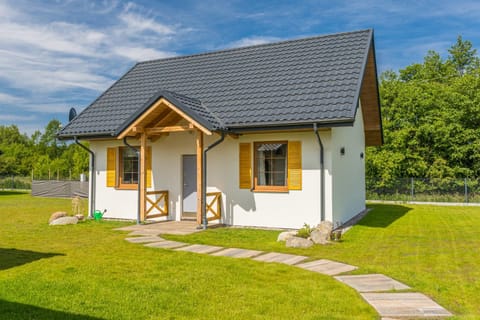 Property building, Day, Natural landscape, Garden, Garden view