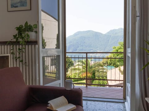 Mamma Ciccia Holiday Home - Mountains & Lake Apartment in Mandello del Lario