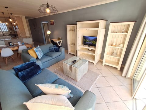 Communal lounge/ TV room, TV and multimedia