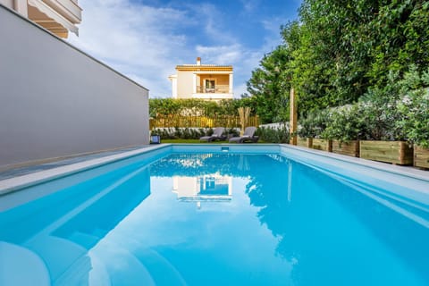 Garden, Garden view, Pool view, Swimming pool, Swimming pool, sunbed