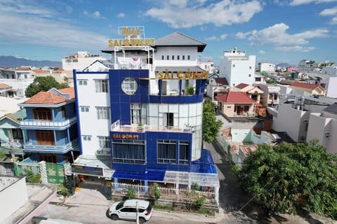 Property building, Day, Neighbourhood, Natural landscape, Bird's eye view, Location, Parking