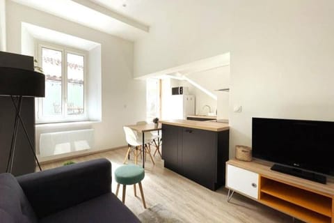 Communal lounge/ TV room, TV and multimedia, Kitchen or kitchenette, Living room, Seating area, minibar