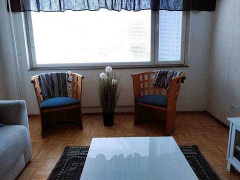 Living room, Photo of the whole room, Seating area, Bedroom