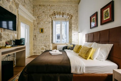 TV and multimedia, Photo of the whole room, Bedroom