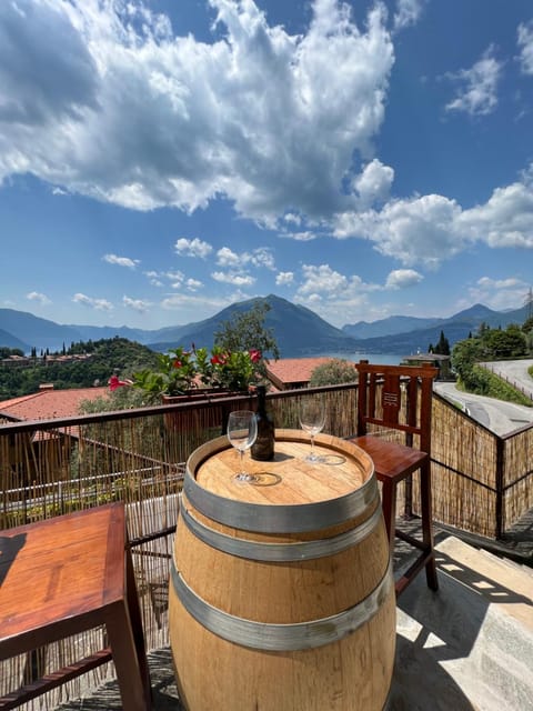 Natural landscape, Balcony/Terrace, Lake view, Mountain view