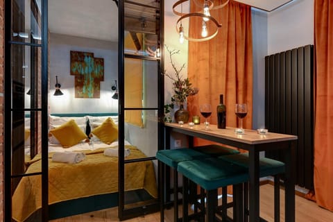 Bed, Living room, Photo of the whole room, Seating area, Dining area, Bedroom, wardrobe