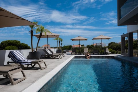 Pool view, Swimming pool, sunbed