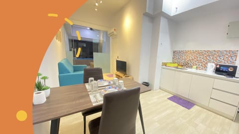 TV and multimedia, Kitchen or kitchenette, Living room, Seating area, Dining area, hair dresser, minibar