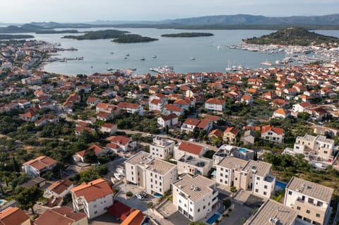 Day, Bird's eye view