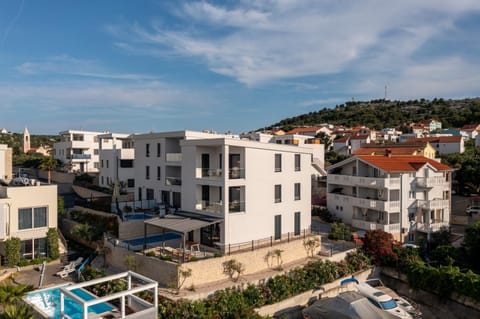 Property building, Neighbourhood, Bird's eye view, City view, Street view