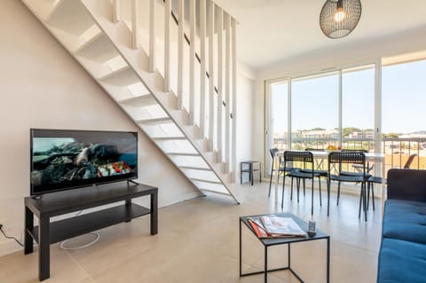 Giens - Vue mer / marais - Appartement refait à neuf Apartment in Hyères